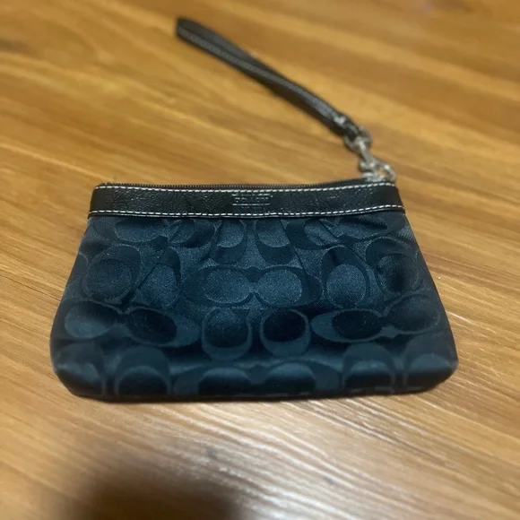 Coach Black Signature Wristlet - Picture 6 of 8